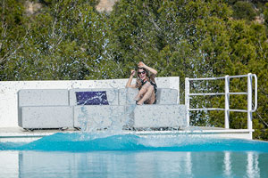 Wetterfeste Luxus Gartenmöbel auf Balkon am Pool