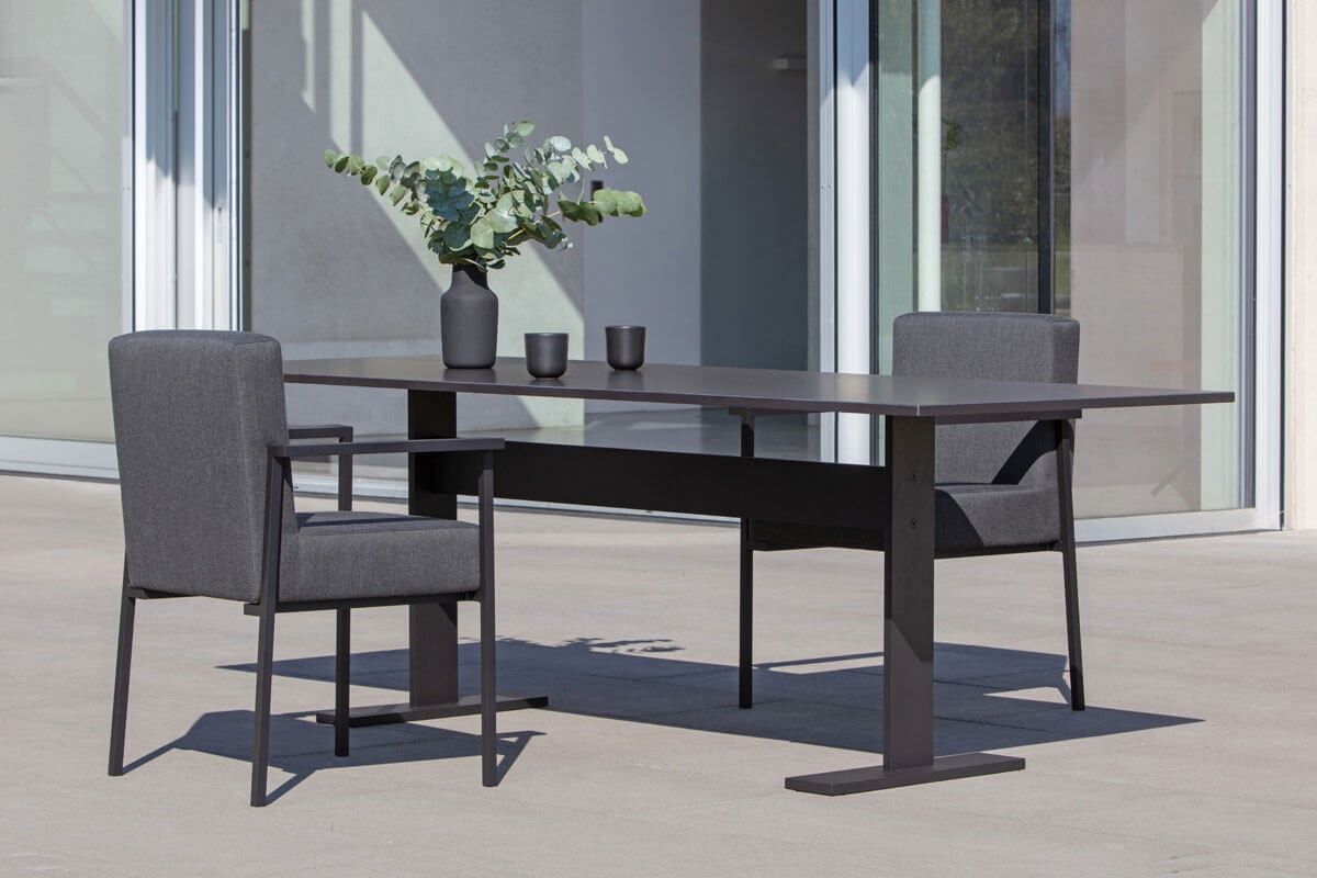 Outdoor gestoffeerde stoel met armleuning KLA